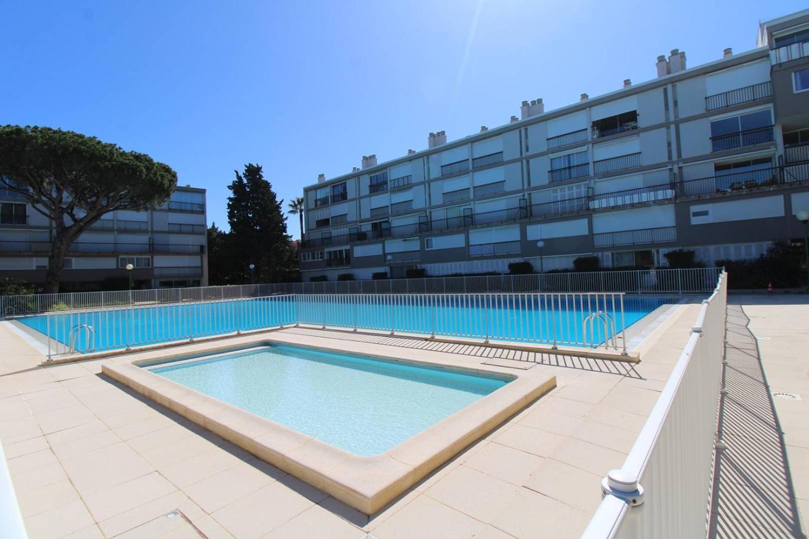Apartment Tropcoq - Au Coeur De St-tropez - Pour 2 Personnes